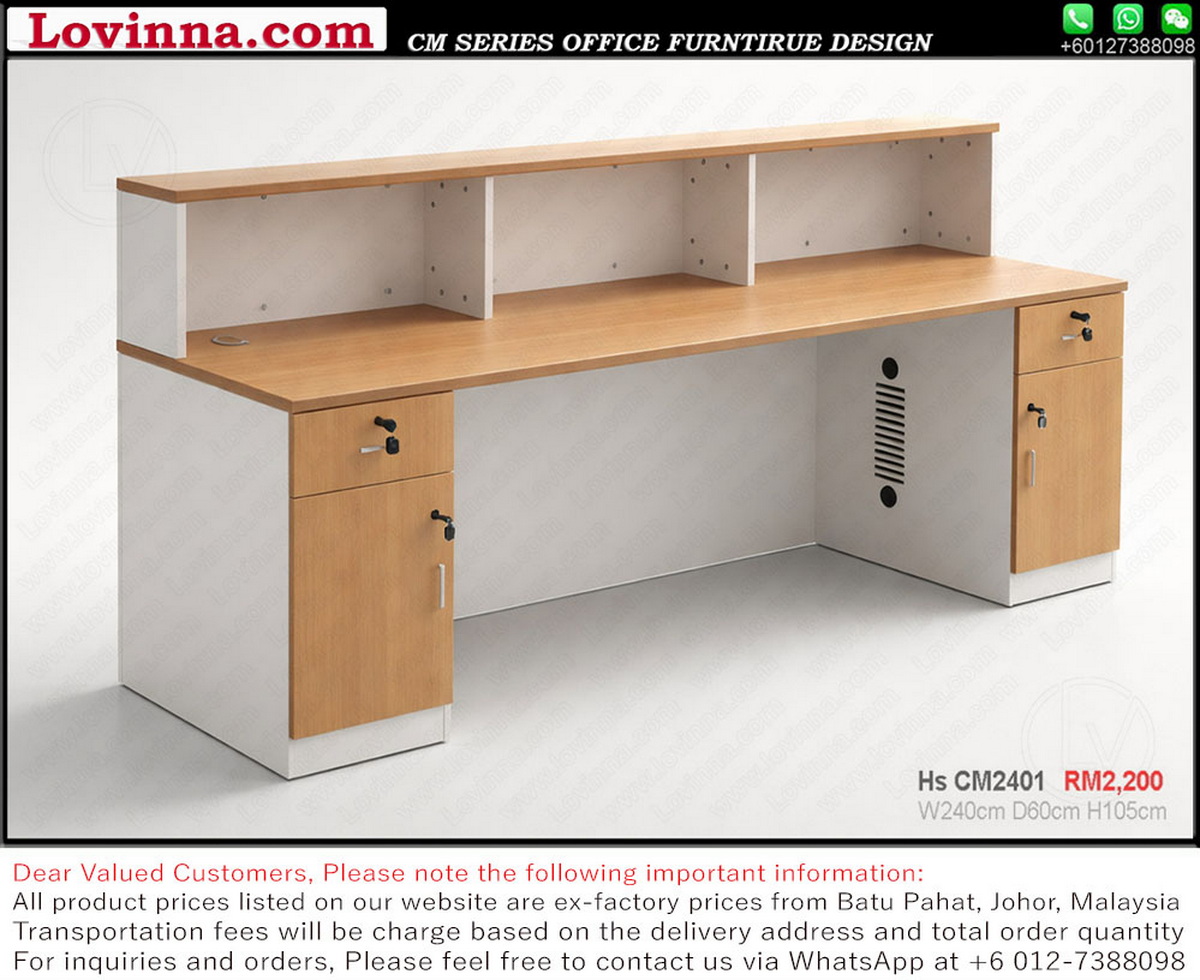 Reception table with minimalist elegance, creating a high-end and welcoming space